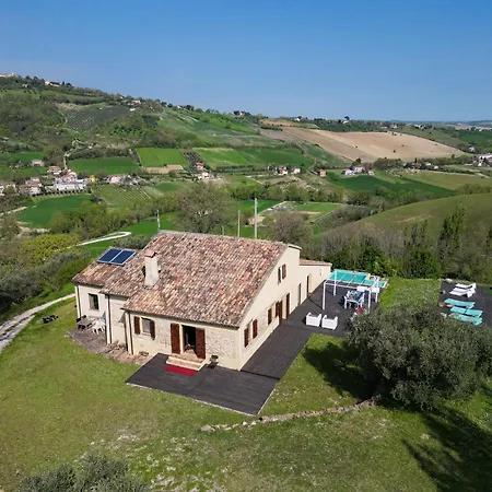 Ducci Design, Infinity Pool Among The Hills * Ripe